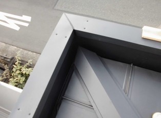 加古川市のカバー工事で整えられたパラペット